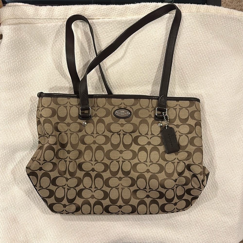 Signature coach handbag